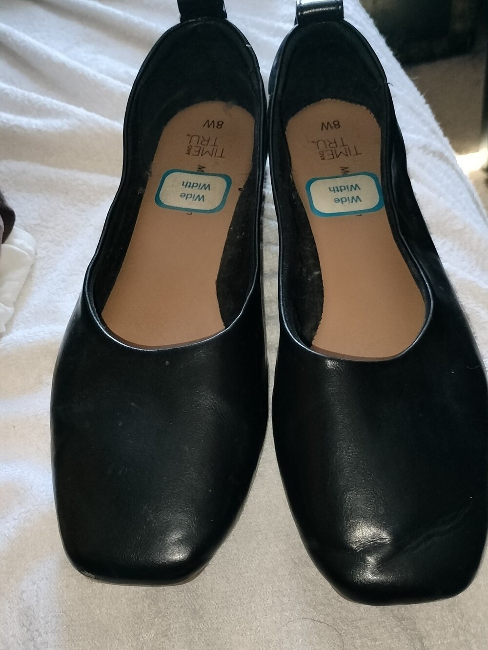 Widthe With Black Slip In Flats